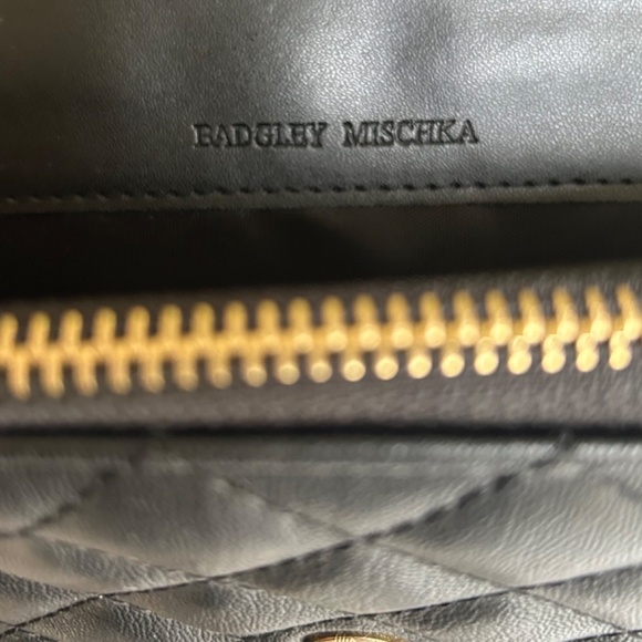 BADGLEY MISCHKA Quilted Chain Crossbody Bag NWOT - Picture 7 of 12